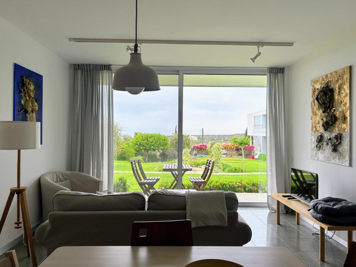 Art By Praxis Appartement Governor's Beach Buitenkant foto